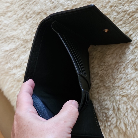 NWOT Tory Burch Kira Black Leather Tri-fold Wallet 🖤💛🎁 - Picture 11 of 16